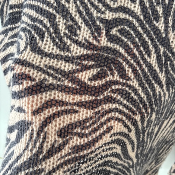 Skull Cashmere Beige Charcoal Knit Sweater Light Quiet Luxury Animal print Small - Picture 9 of 13